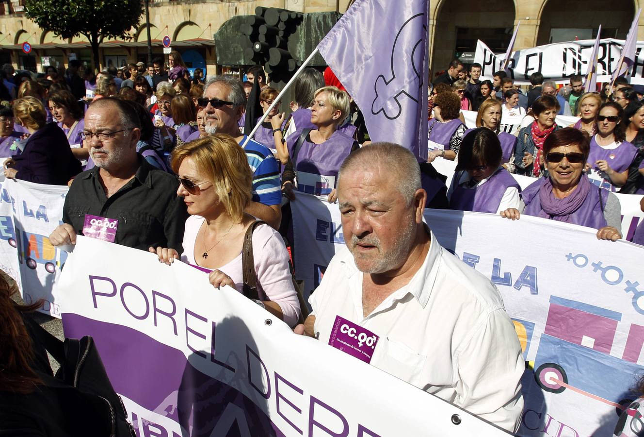 Cientos de personas piden en Oviedo un aborto libre y gratuito