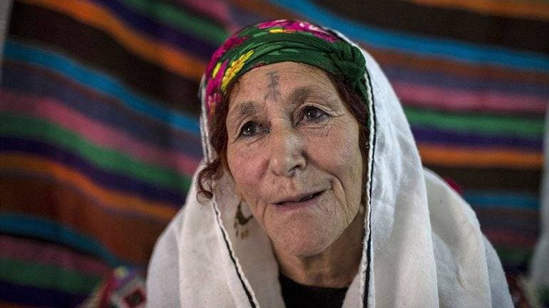 El drama de las ancianas tatuadas de Argelia