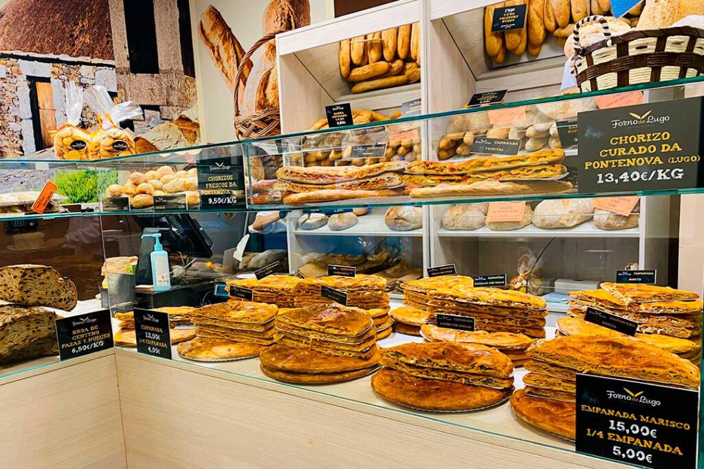 Forno de lugo, empanadas gallegas en asturias, comida tradicional española