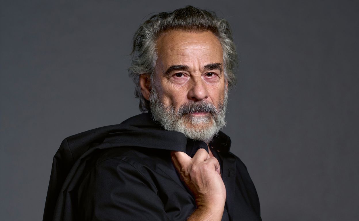 Eduard Fernández: «Es importante que los jóvenes sepan lo que hemos ganado con la Transición. Lo que hicieron Carrillo y Suárez»